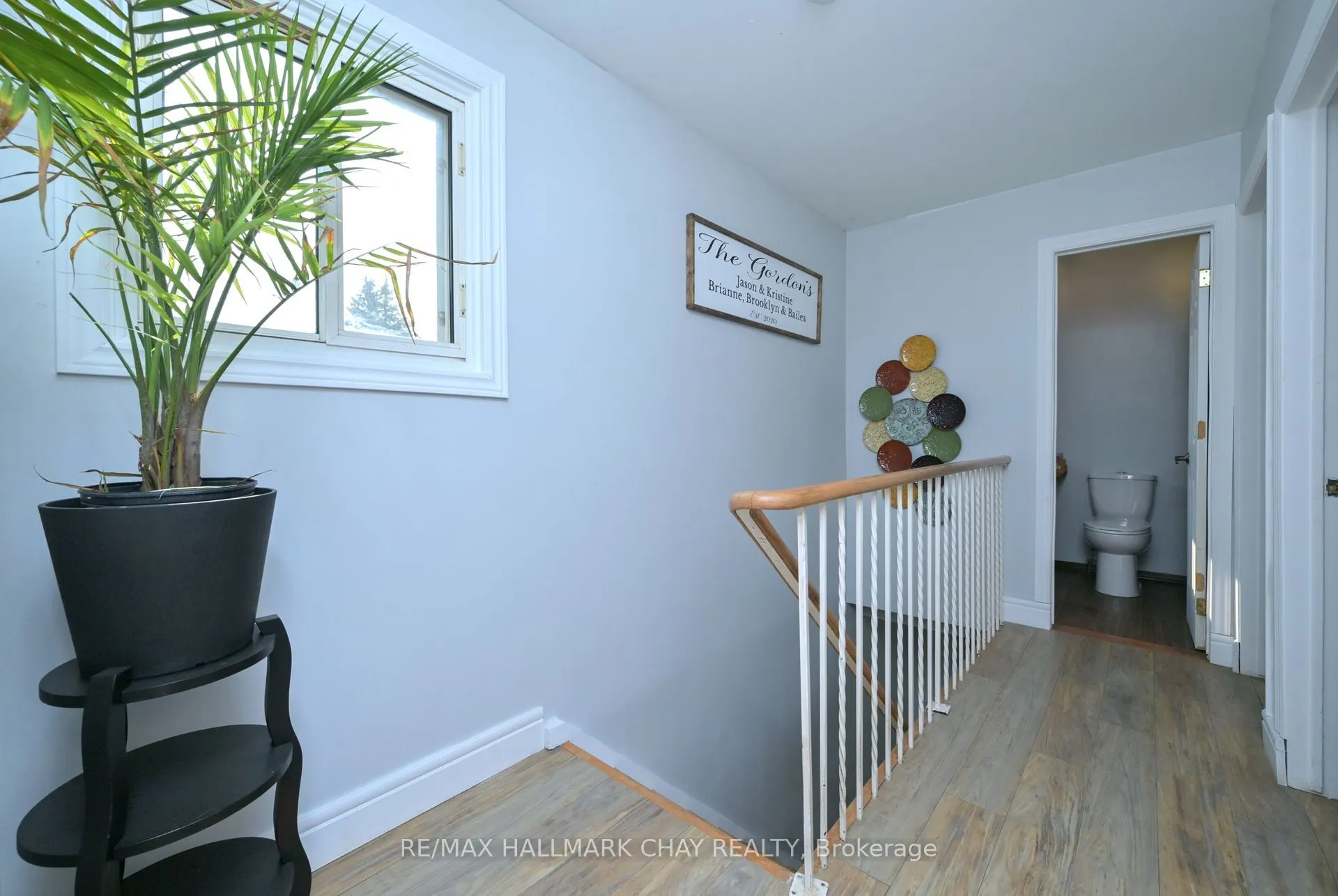 116 King Street S