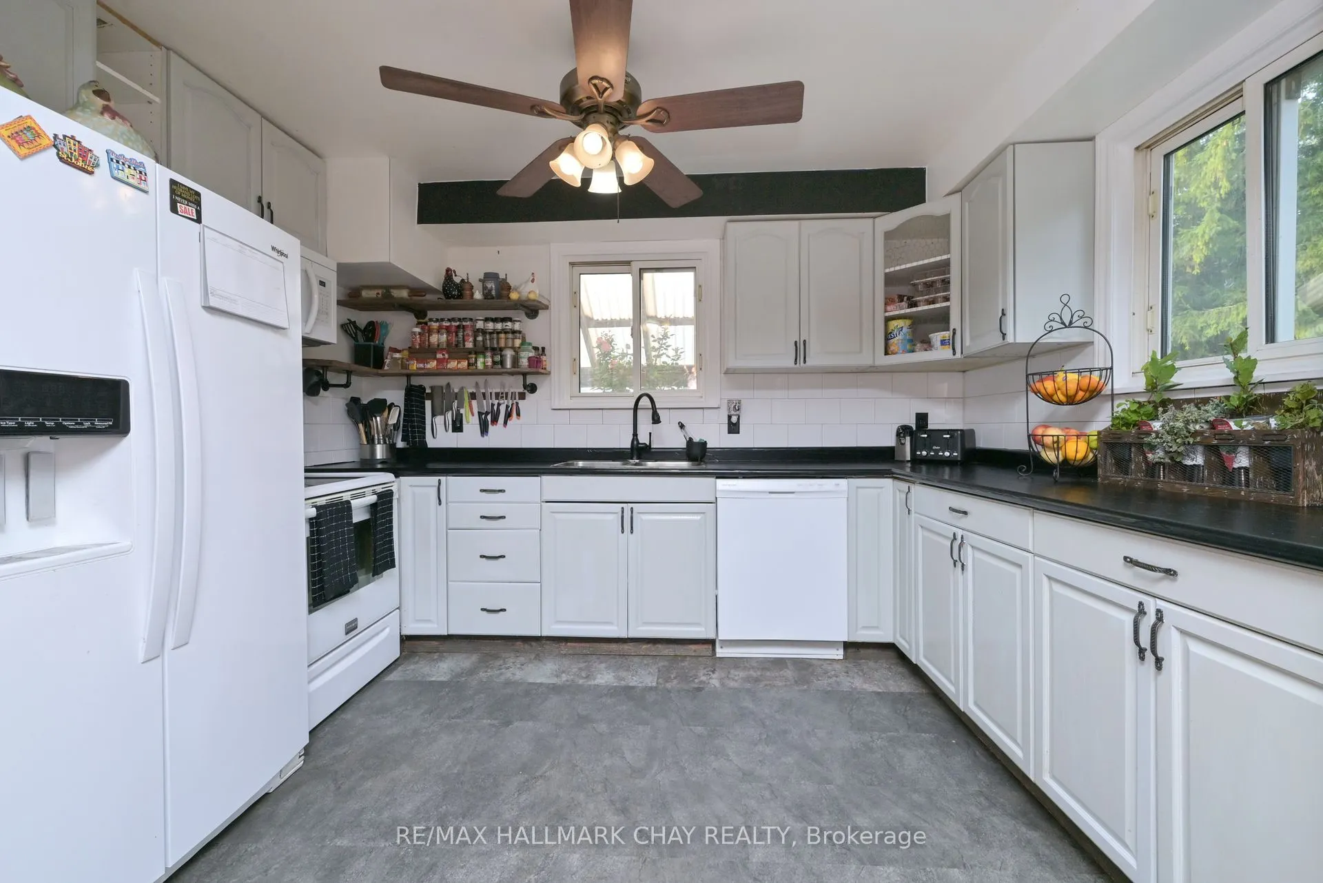 116 King Street S