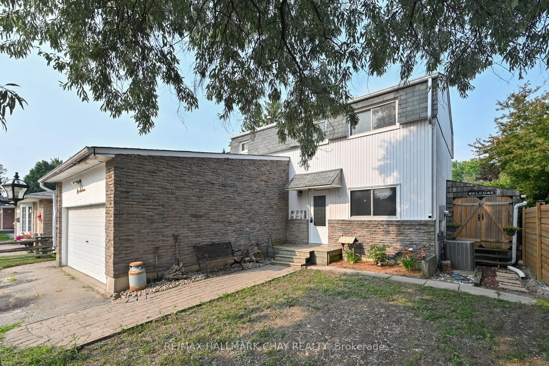 116 King Street S
