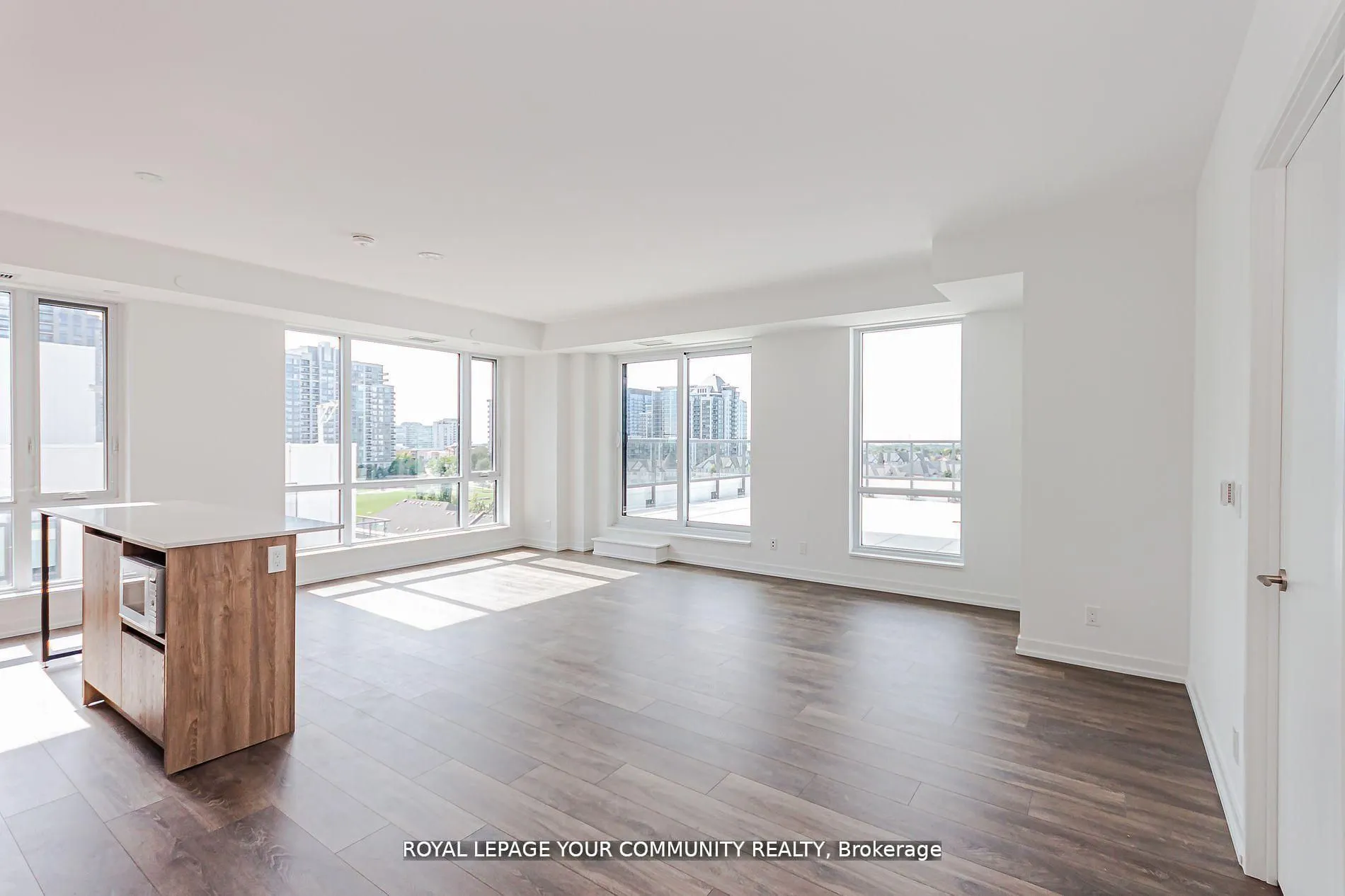 8 Beverley Glen Boulevard, #C711