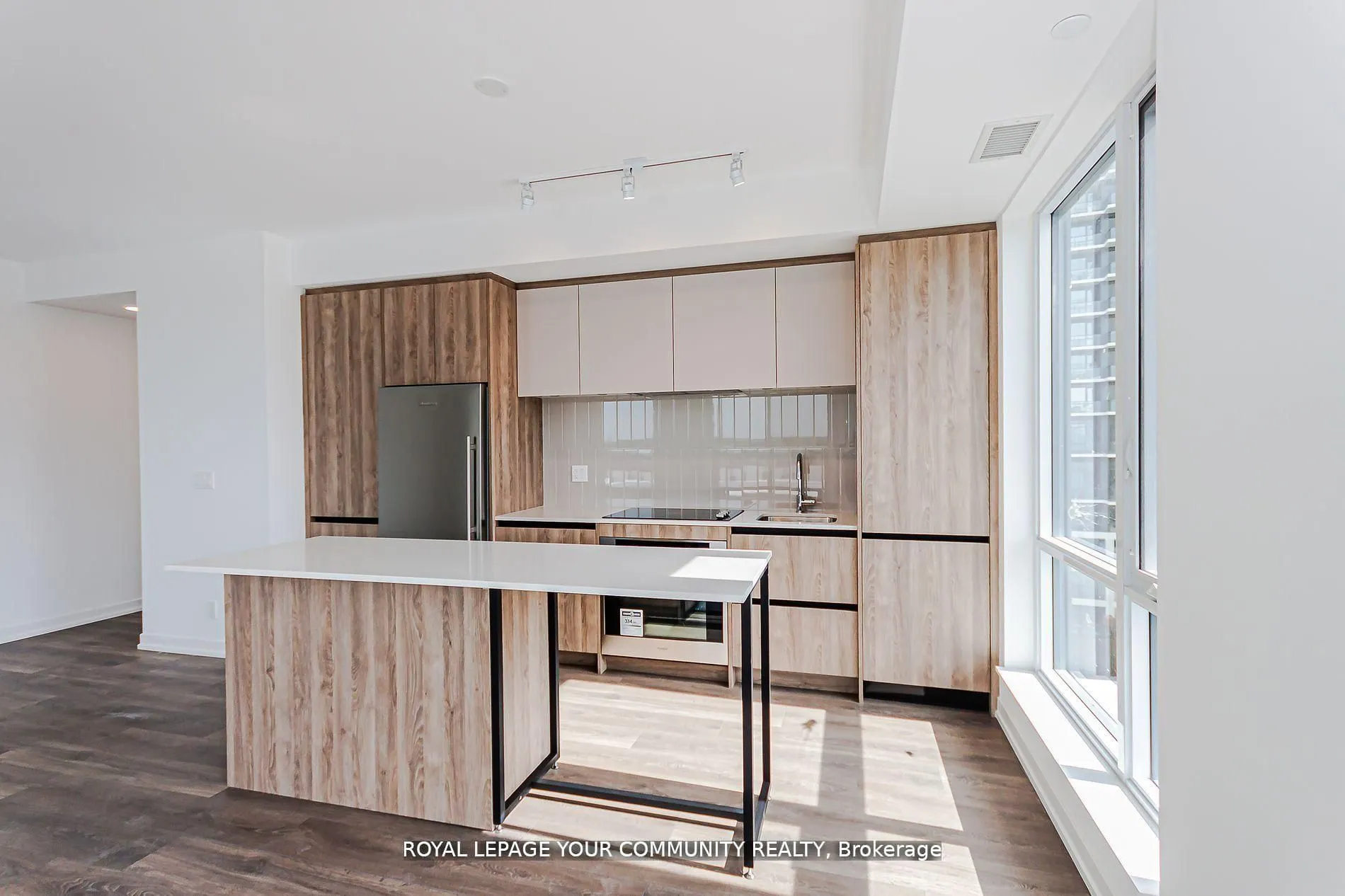 8 Beverley Glen Boulevard, #C711