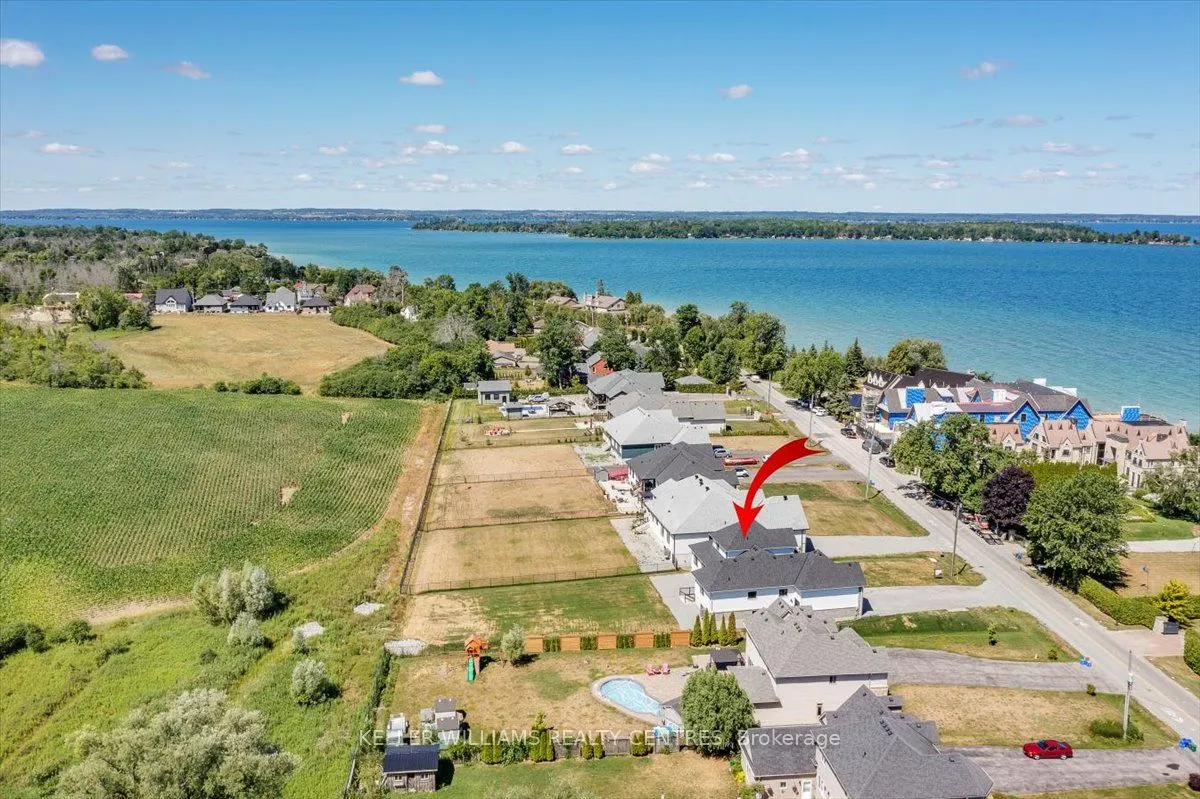 147 Lake Drive E