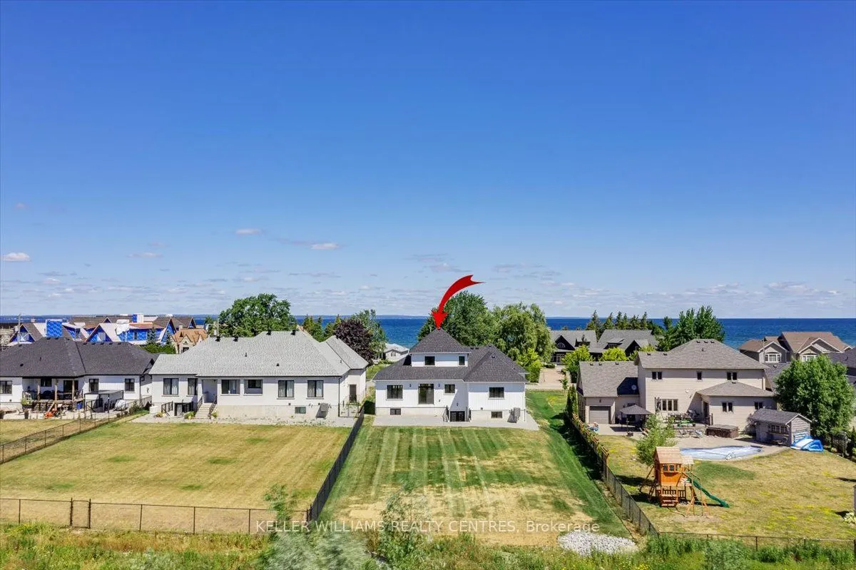 147 Lake Drive E
