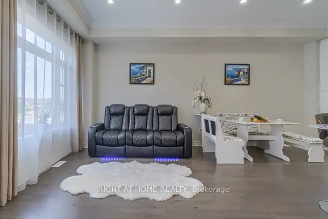 12 Laskin Drive