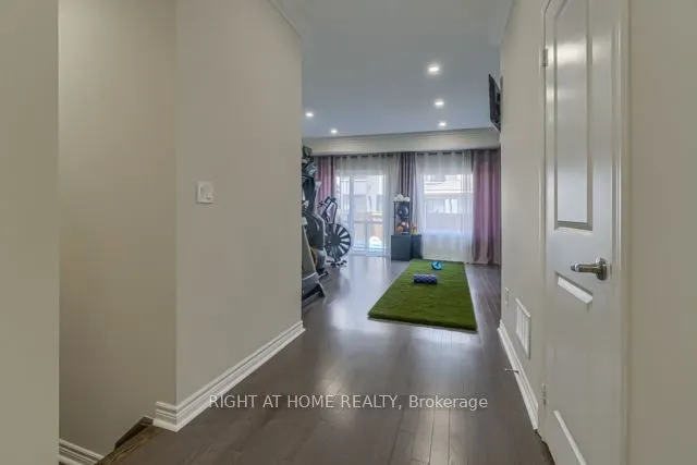 12 Laskin Drive