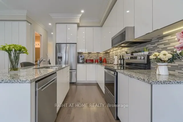 12 Laskin Drive