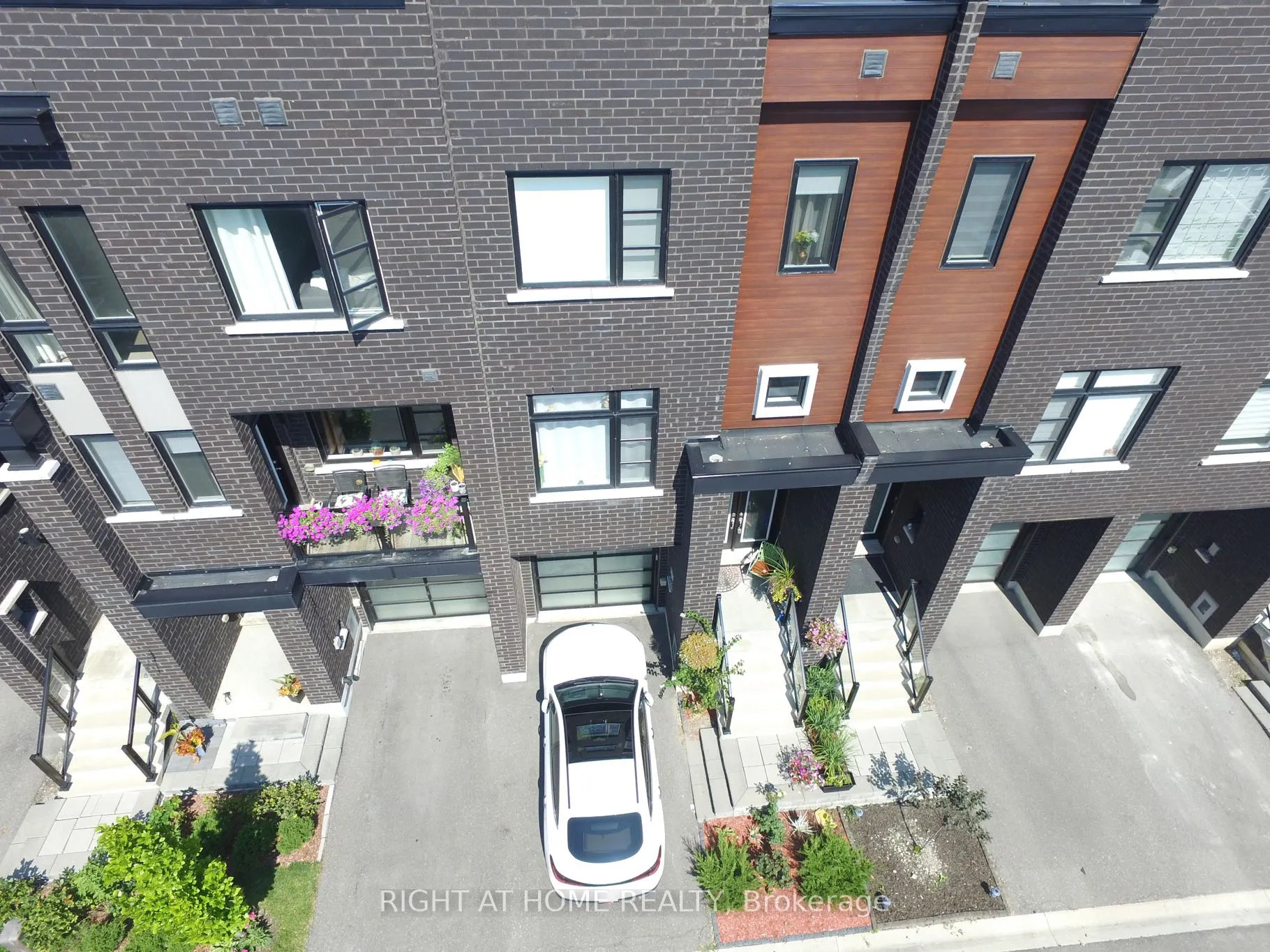 12 Laskin Drive