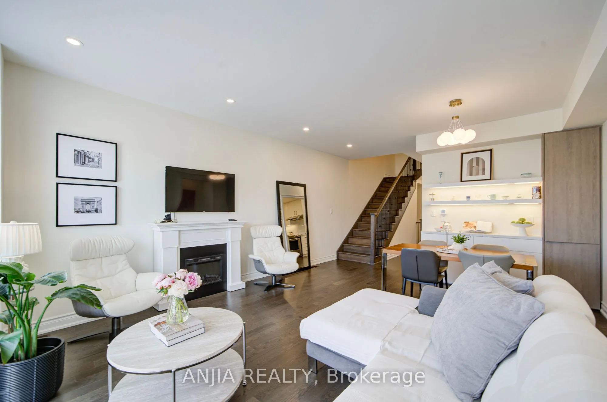 9 MACE Avenue