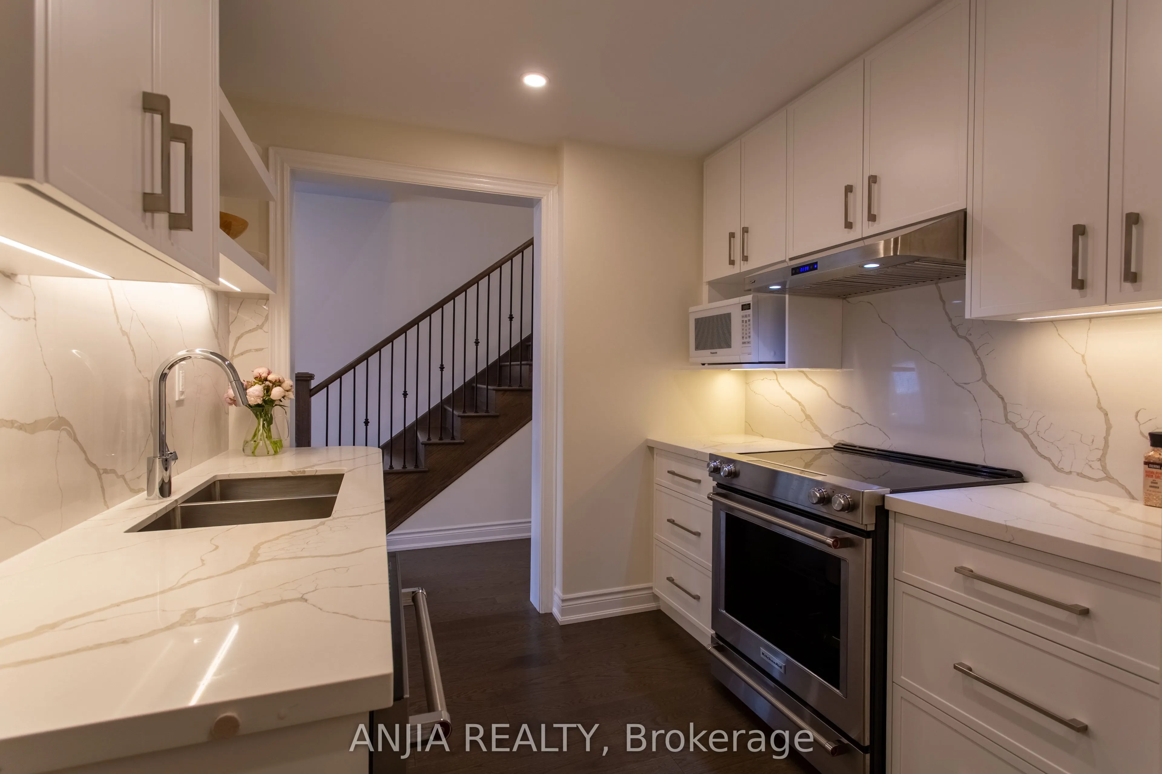 9 MACE Avenue