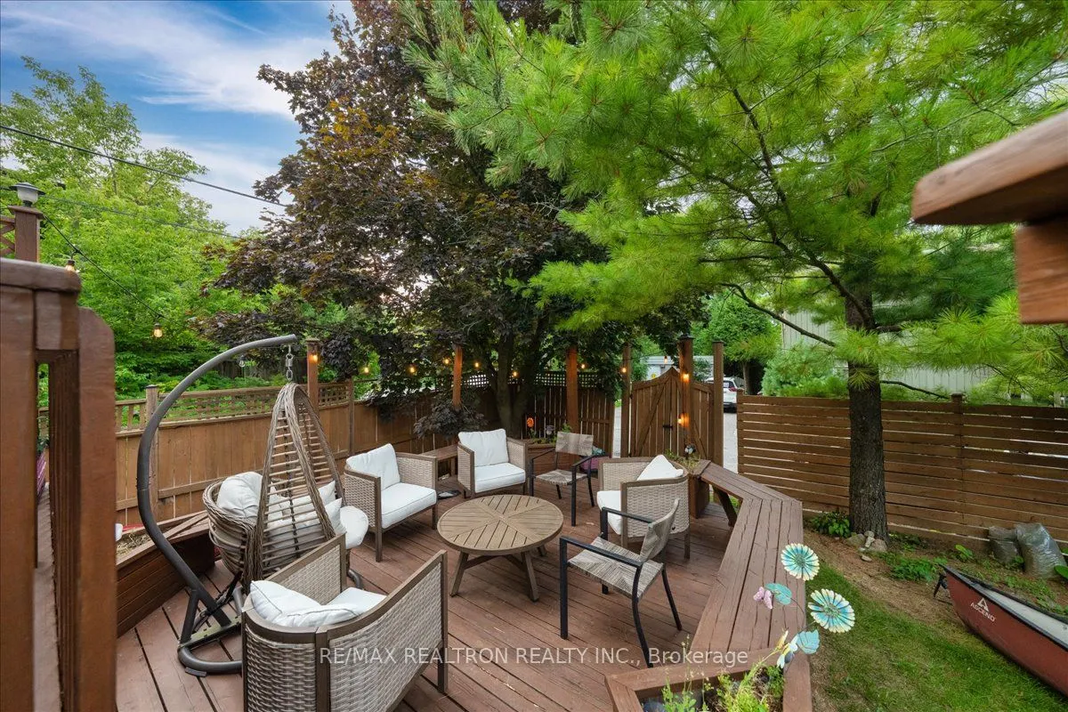 280 Douglas Road