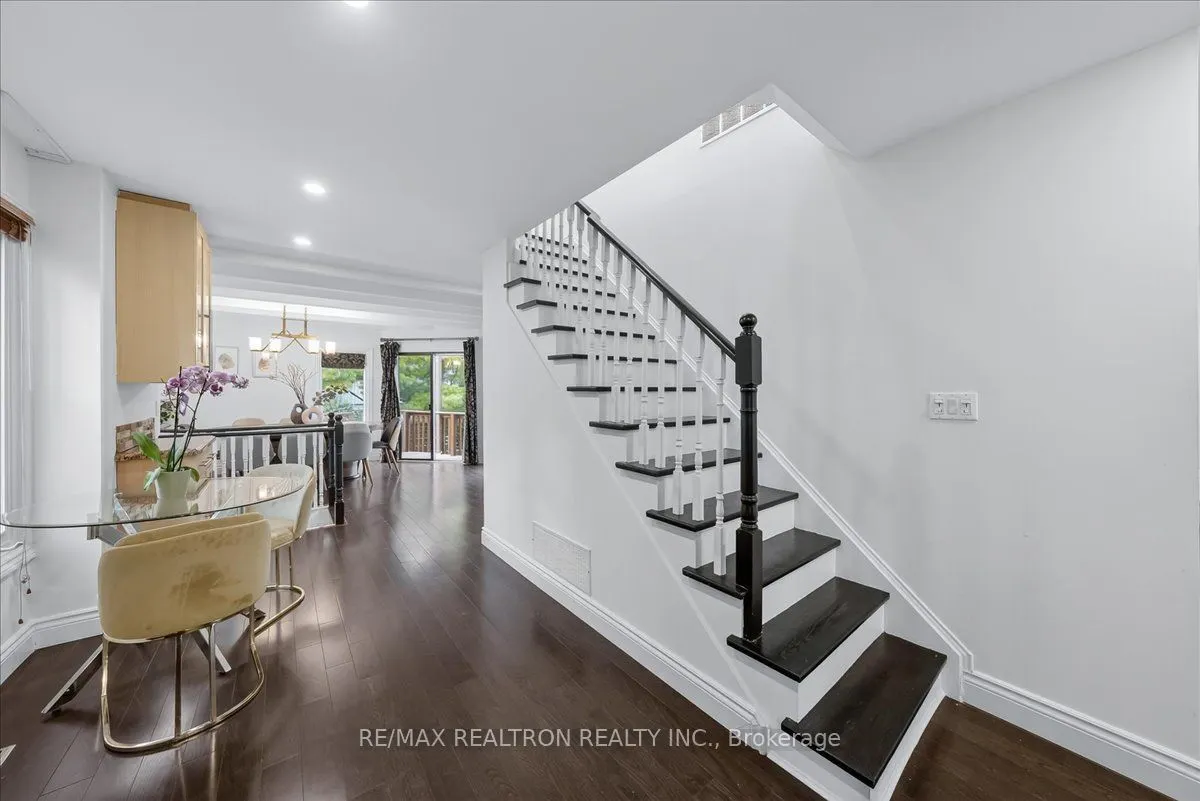 280 Douglas Road