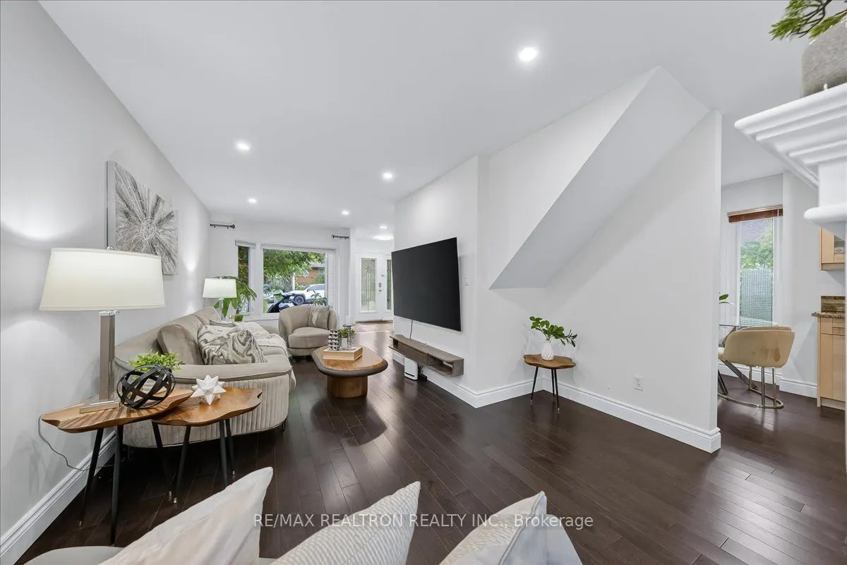 280 Douglas Road