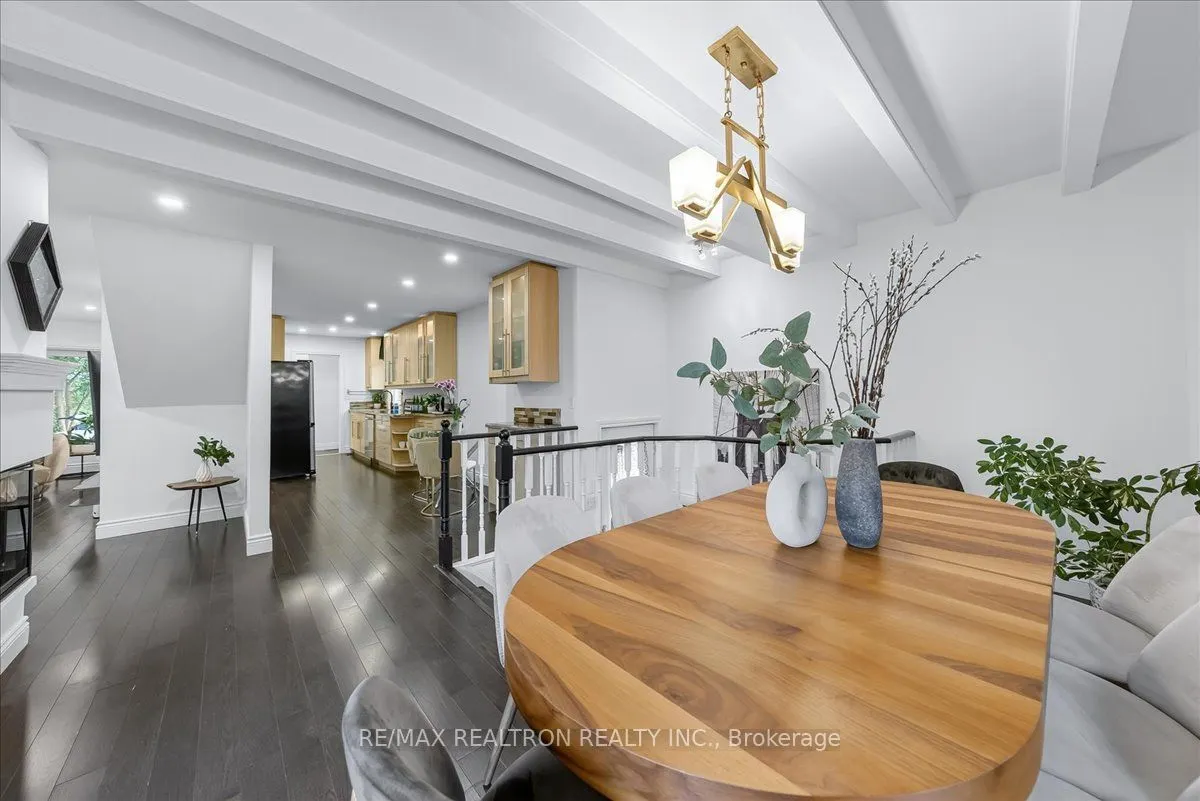 280 Douglas Road