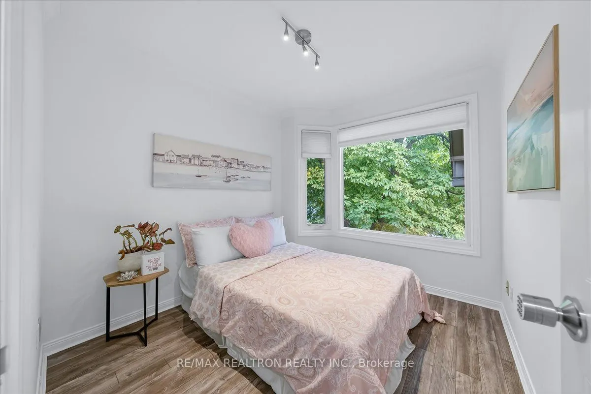 280 Douglas Road