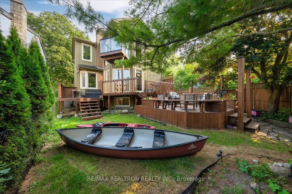 280 Douglas Road
