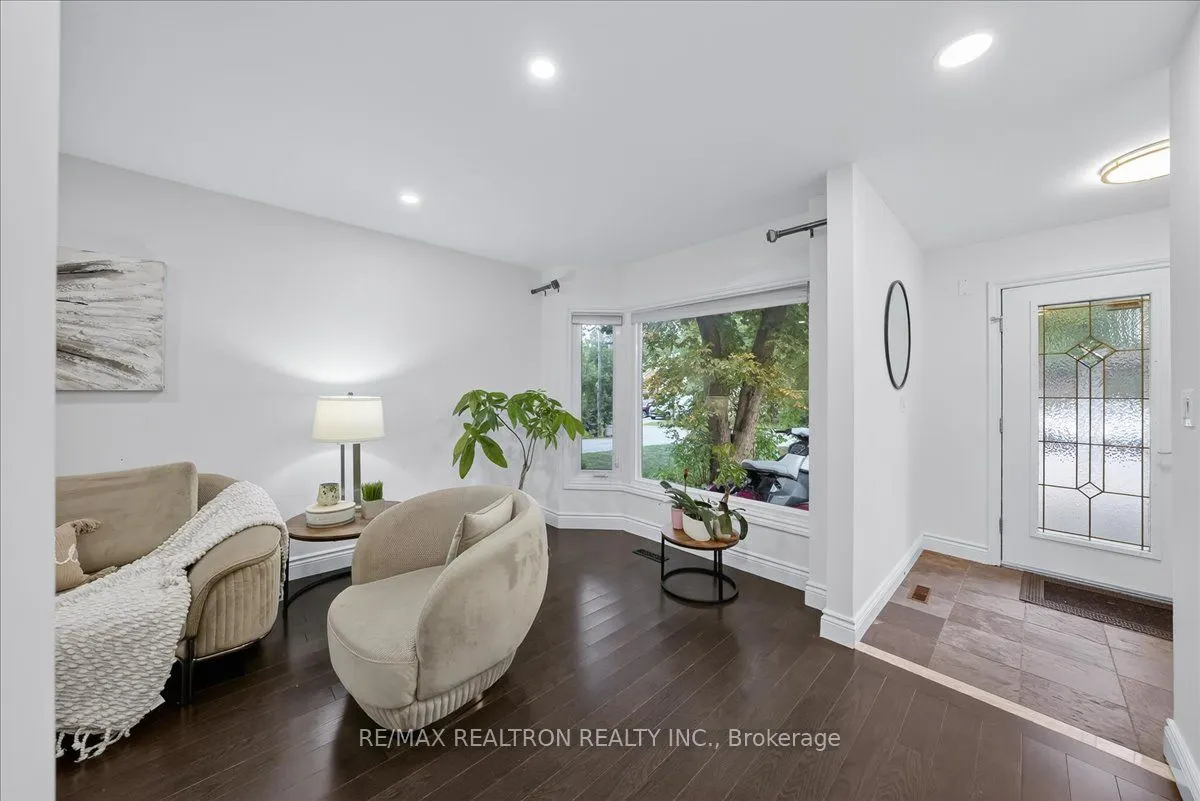 280 Douglas Road