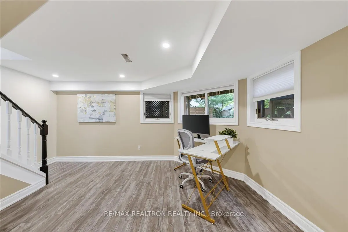 280 Douglas Road