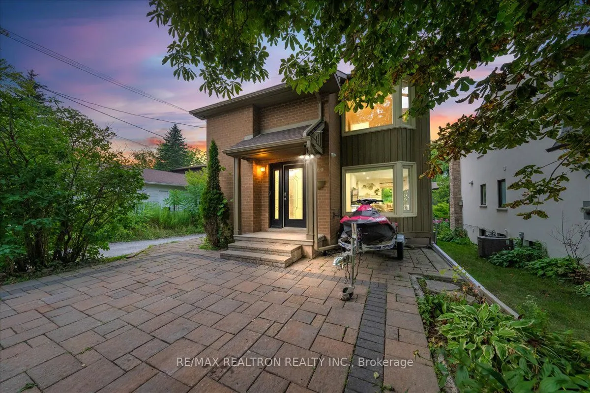 280 Douglas Road