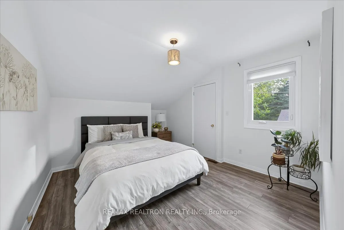 280 Douglas Road