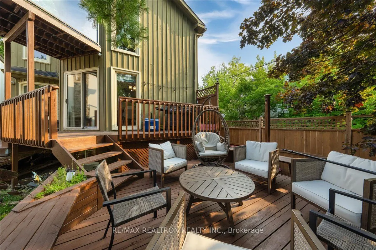 280 Douglas Road