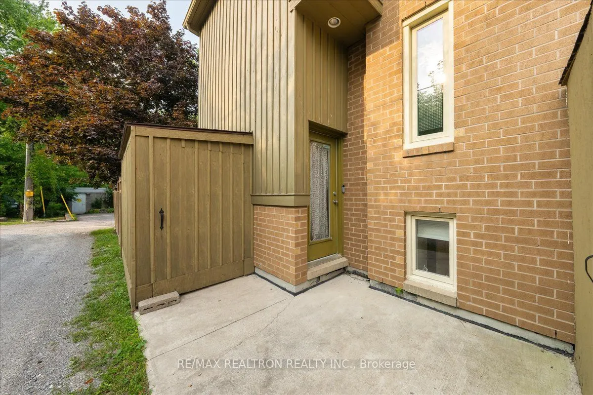 280 Douglas Road