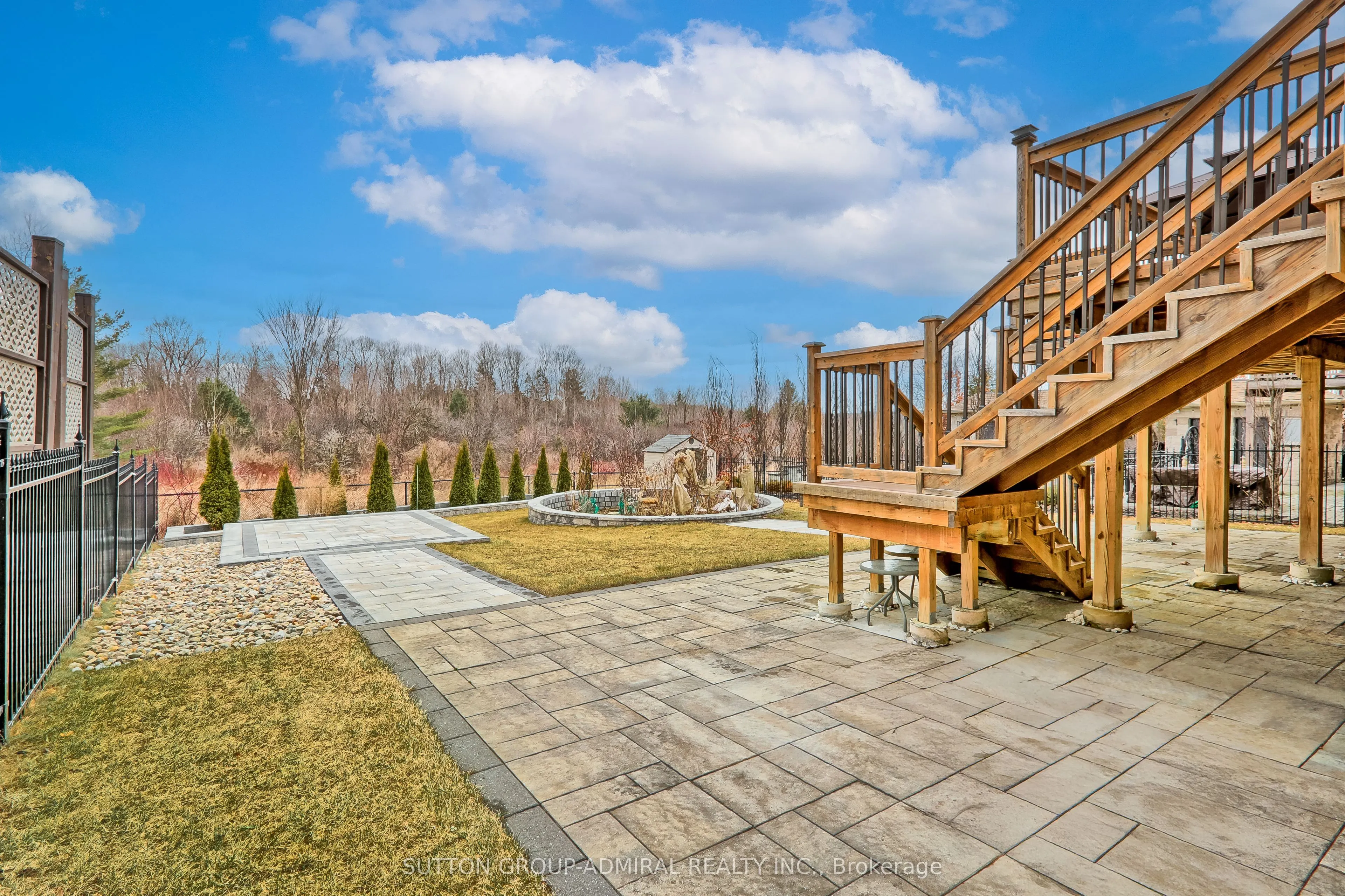 10 Bluff Trail