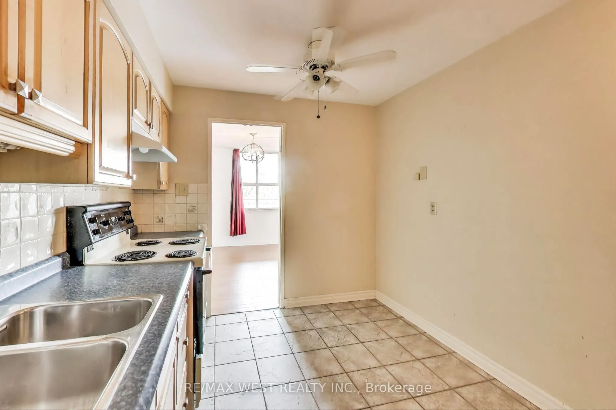 80 Inverlochy Boulevard, #410