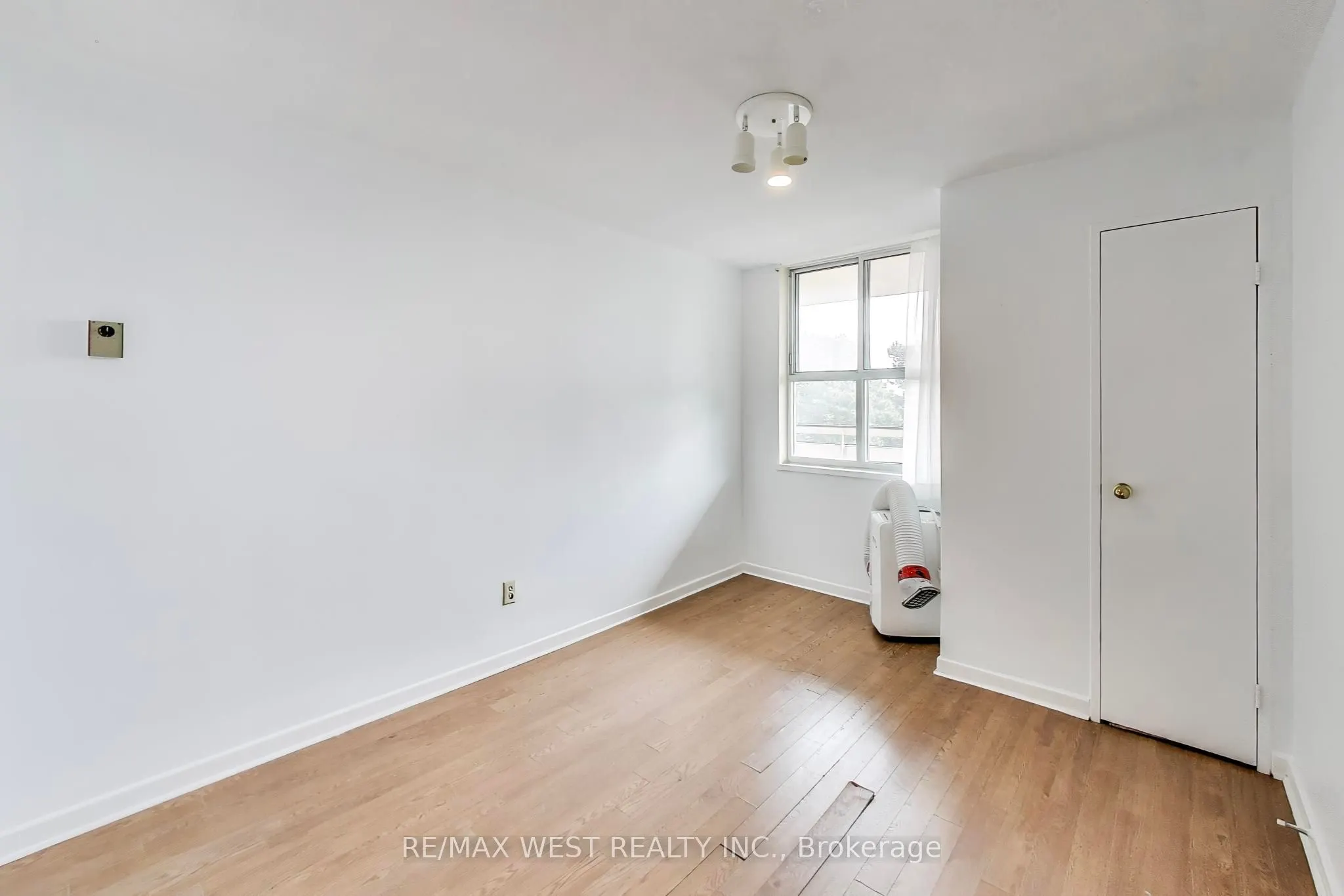 80 Inverlochy Boulevard, #410