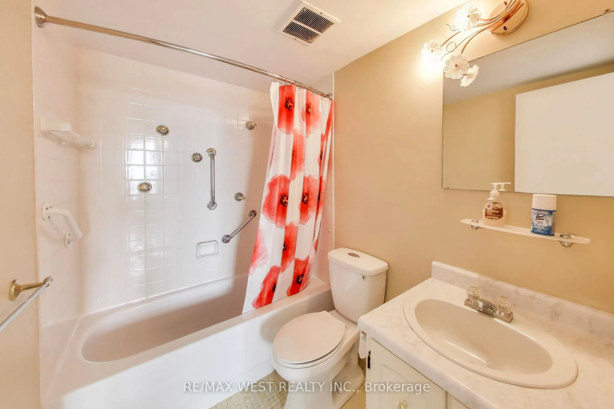 80 Inverlochy Boulevard, #410