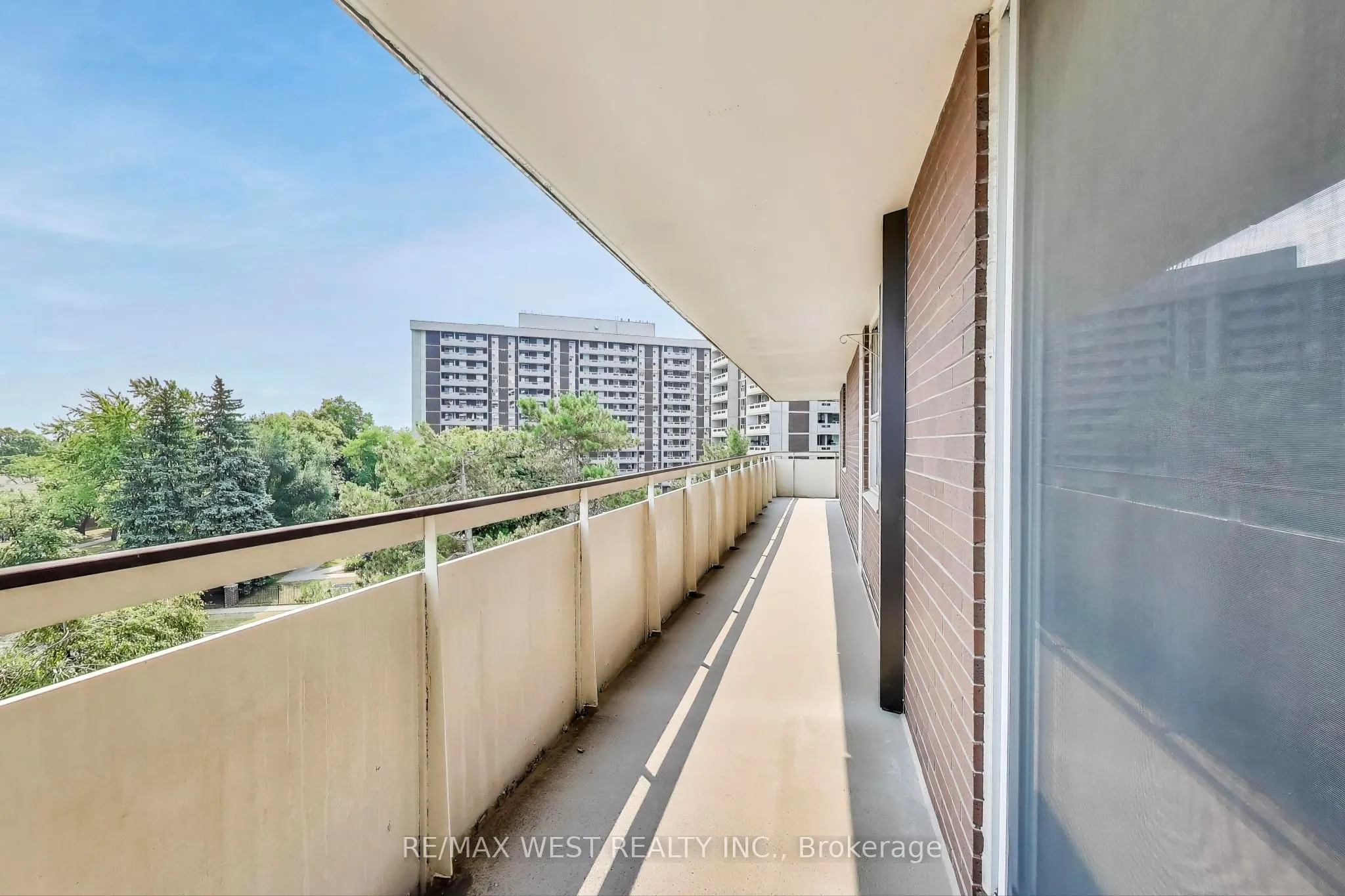 80 Inverlochy Boulevard, #410