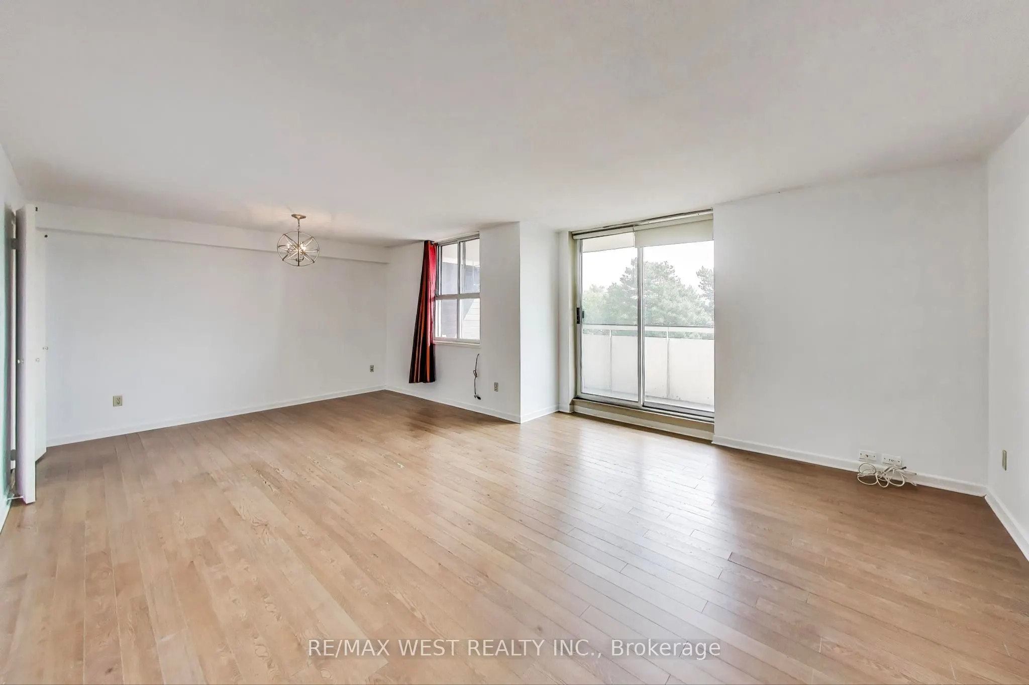 80 Inverlochy Boulevard, #410