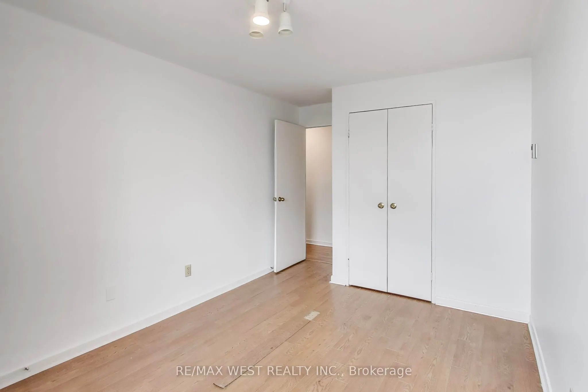 80 Inverlochy Boulevard, #410