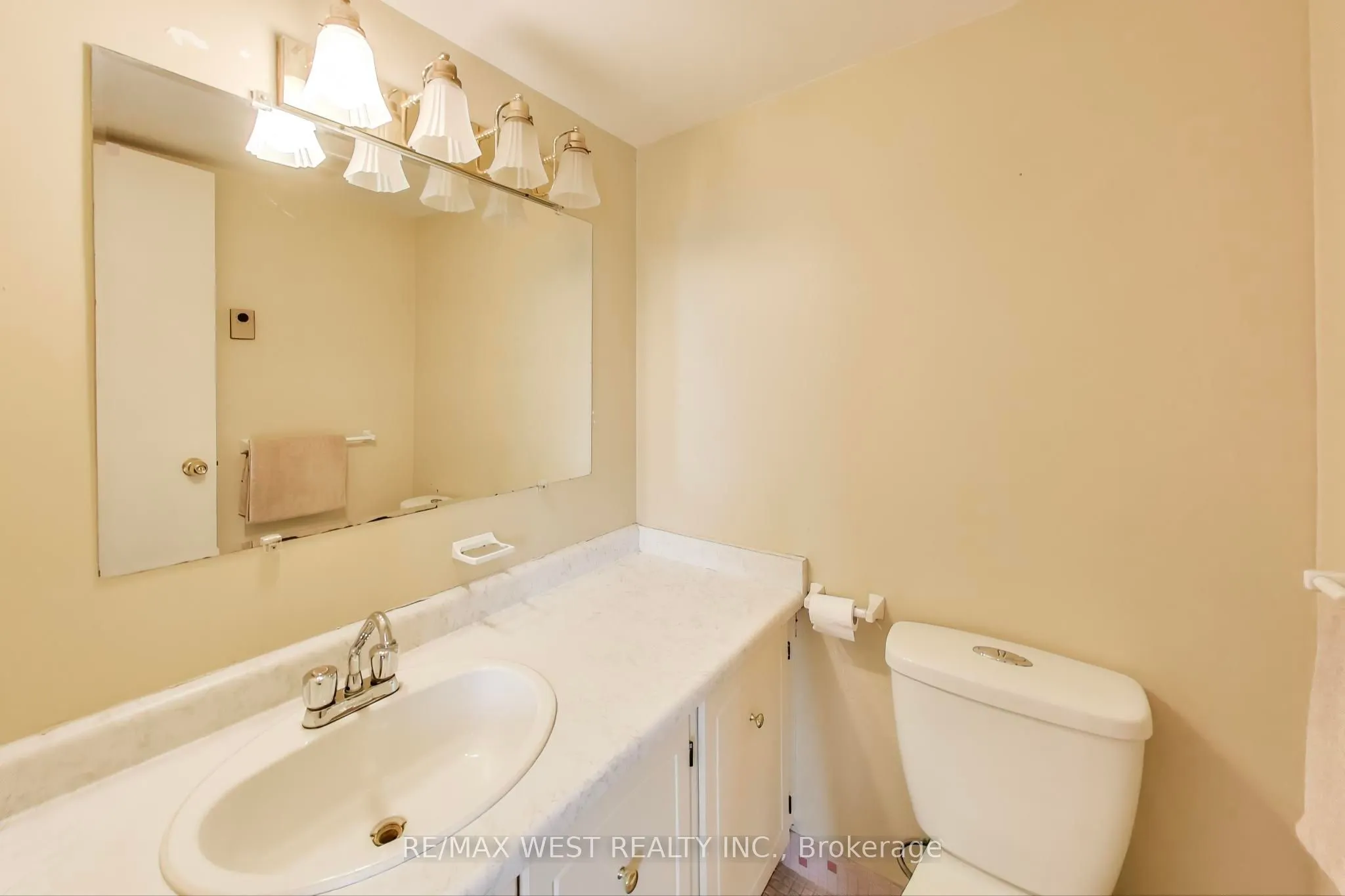 80 Inverlochy Boulevard, #410