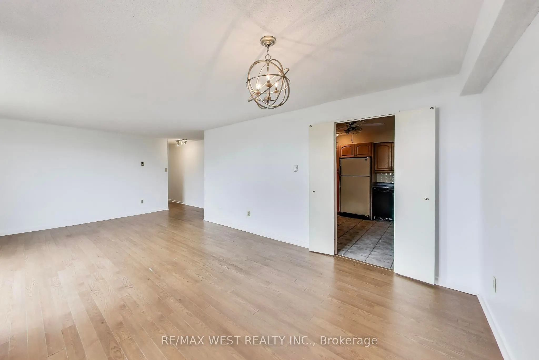 80 Inverlochy Boulevard, #410