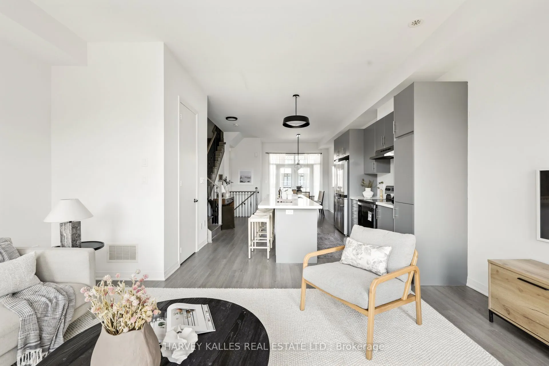 37 Arianna Crescent