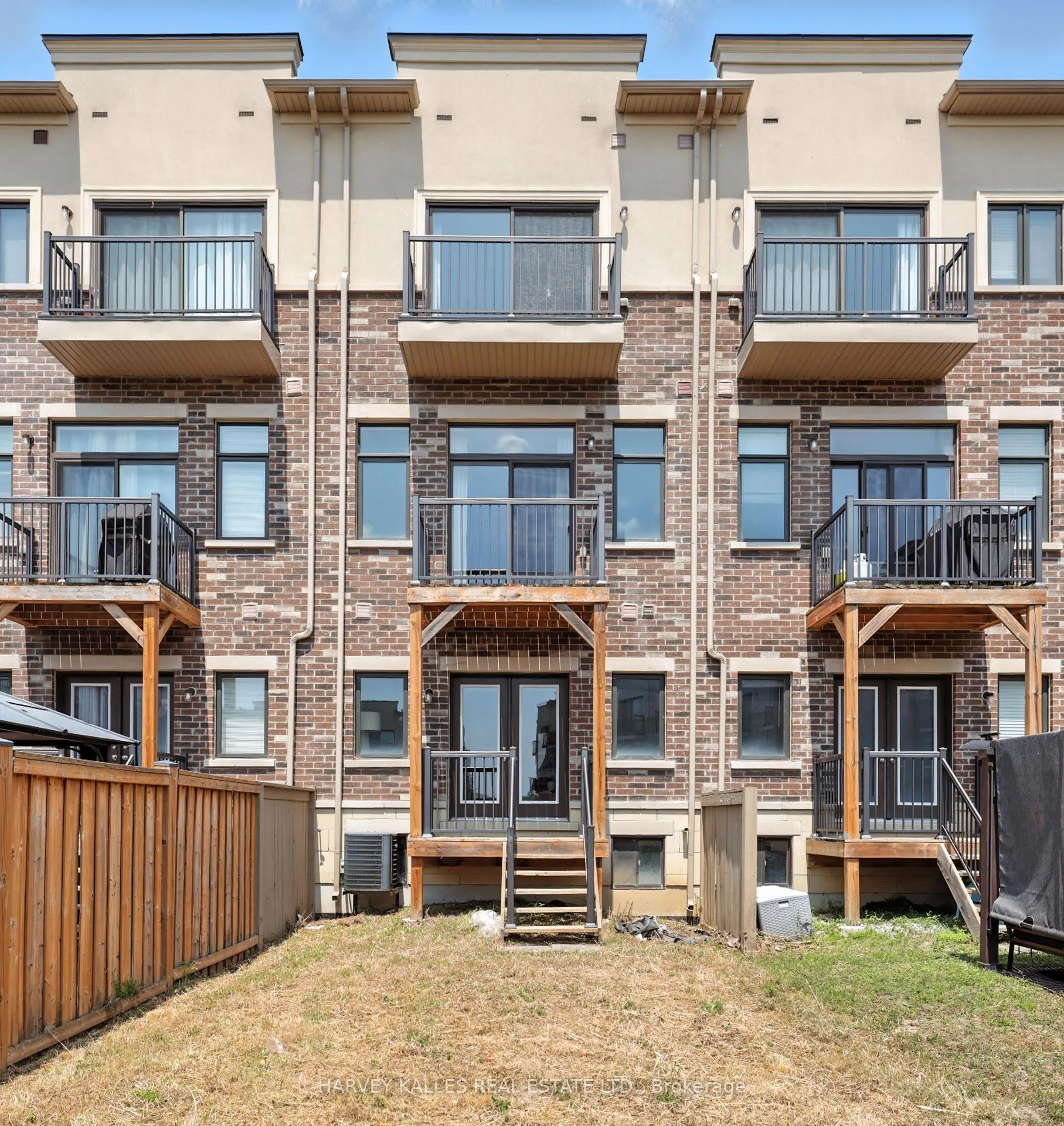 37 Arianna Crescent