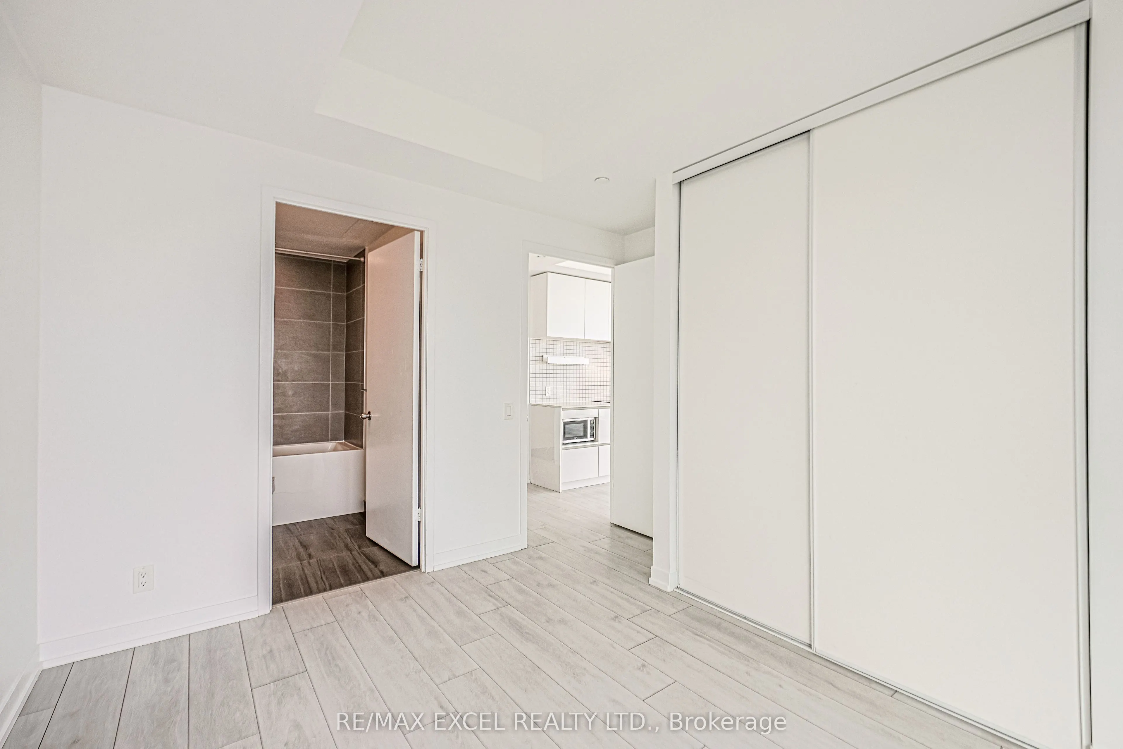 898 Portage Parkway, #1703