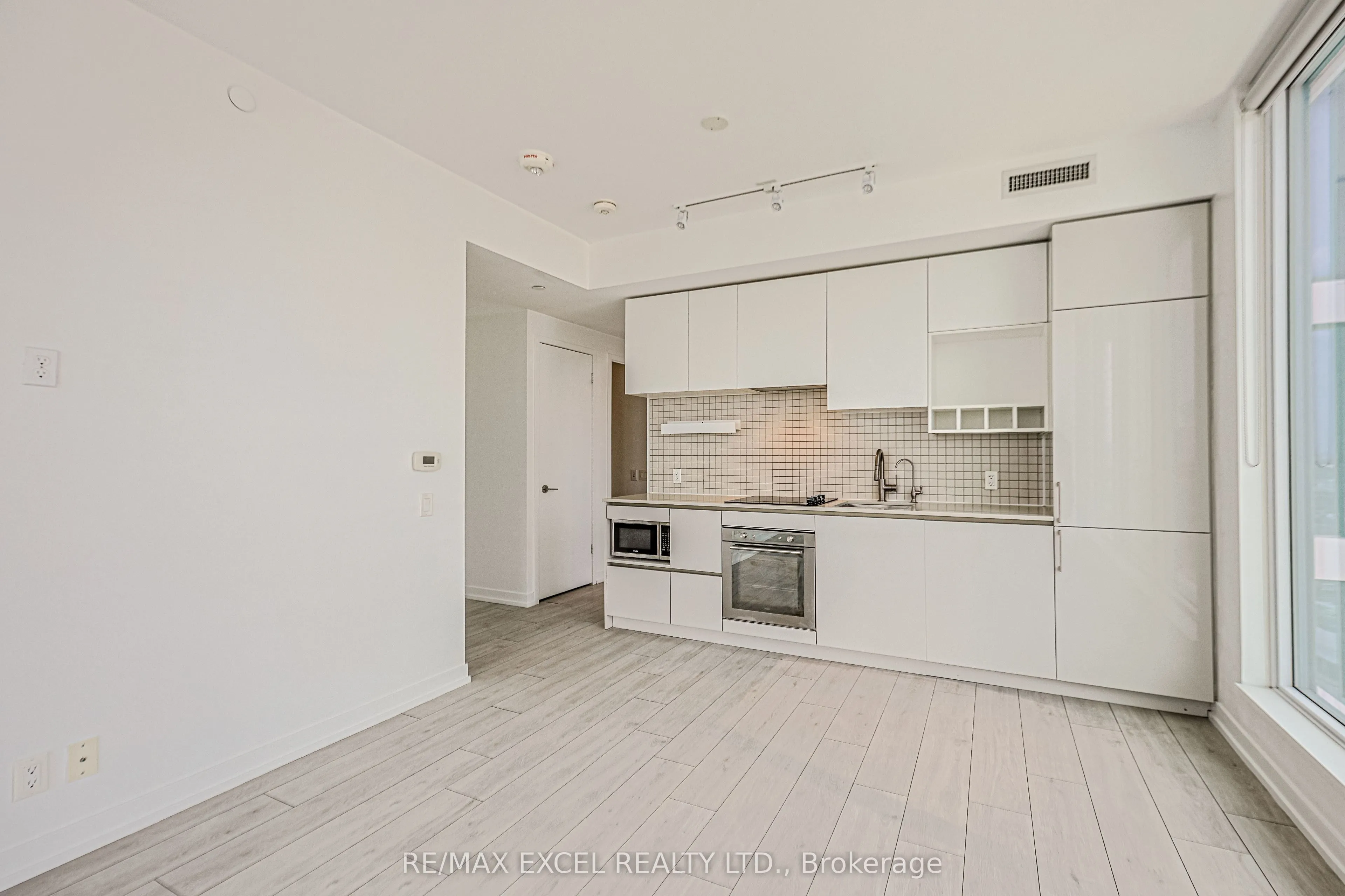898 Portage Parkway, #1703