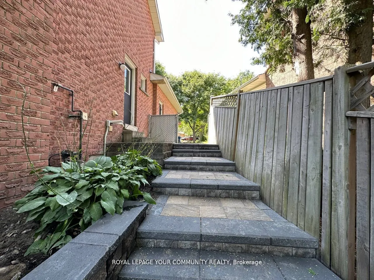 8 Mendys Forest Crescent