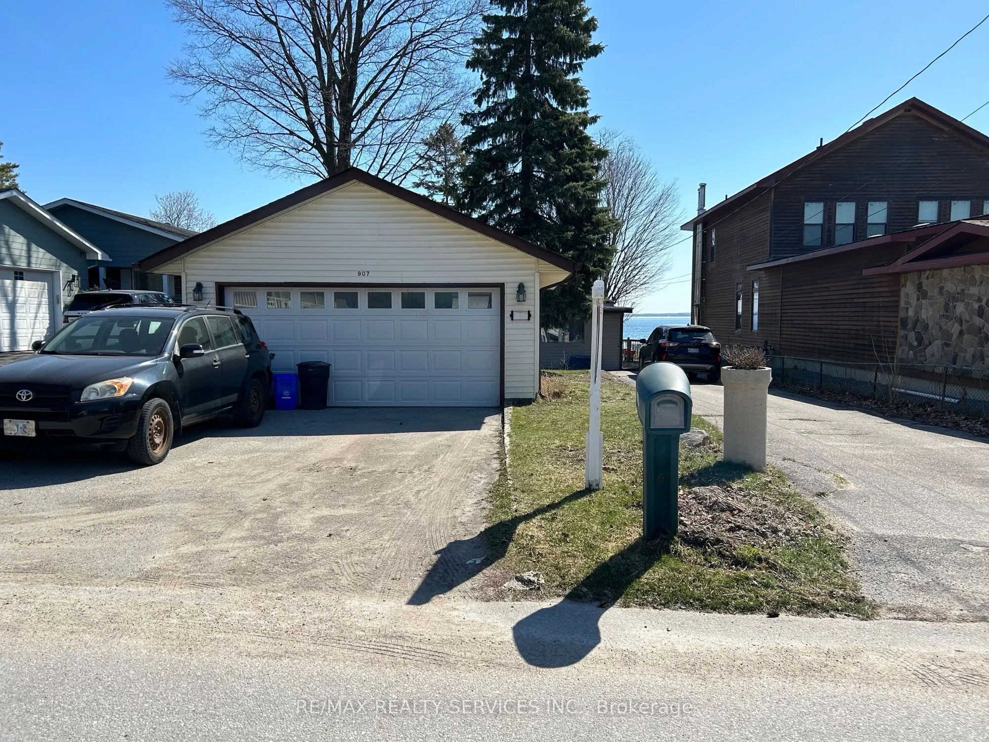 907 Adams Road
