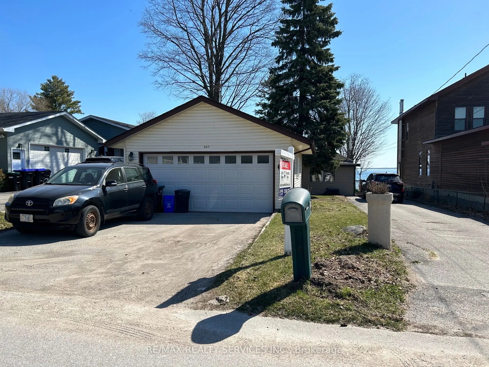 907 Adams Road