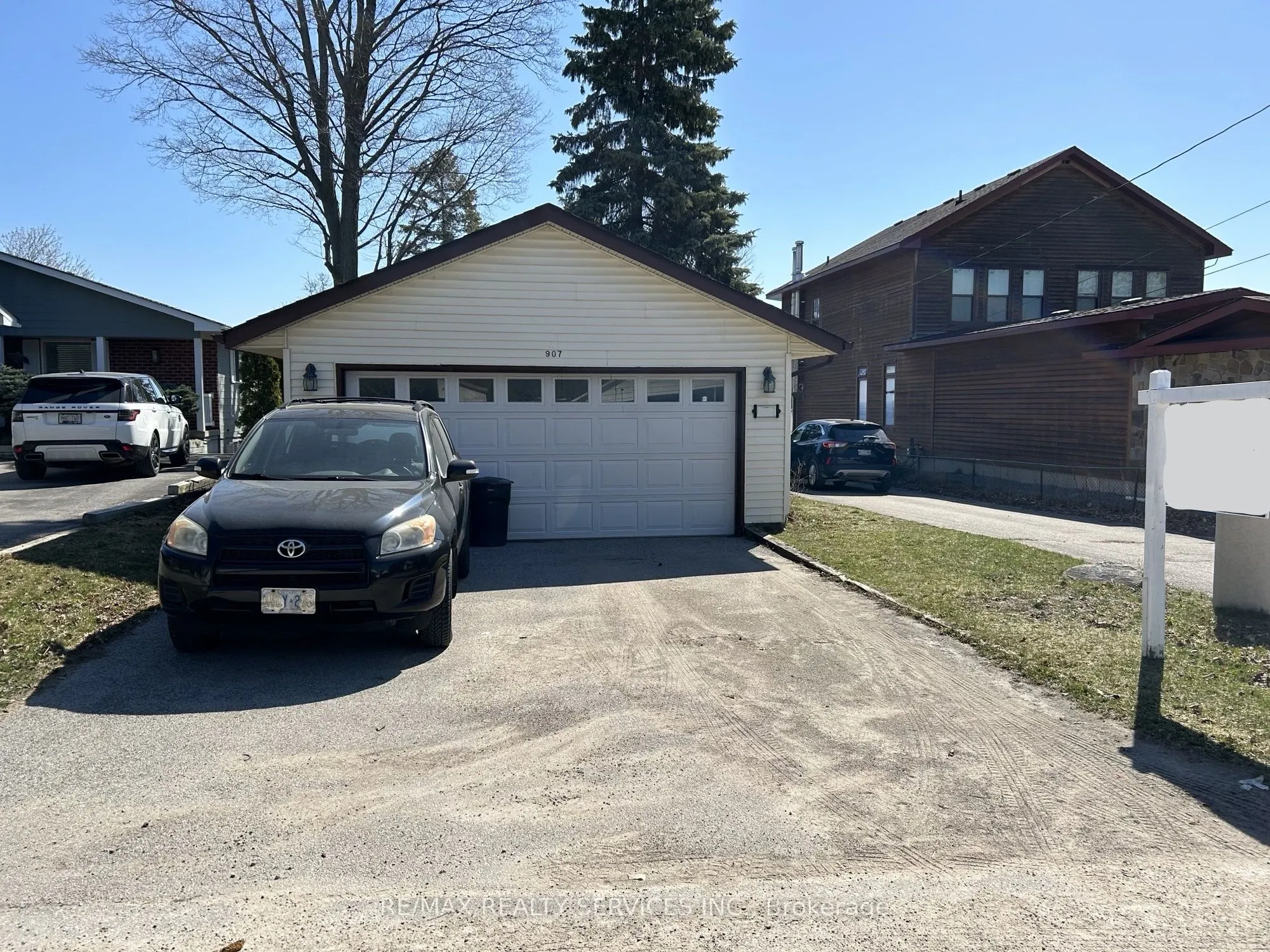 907 Adams Road