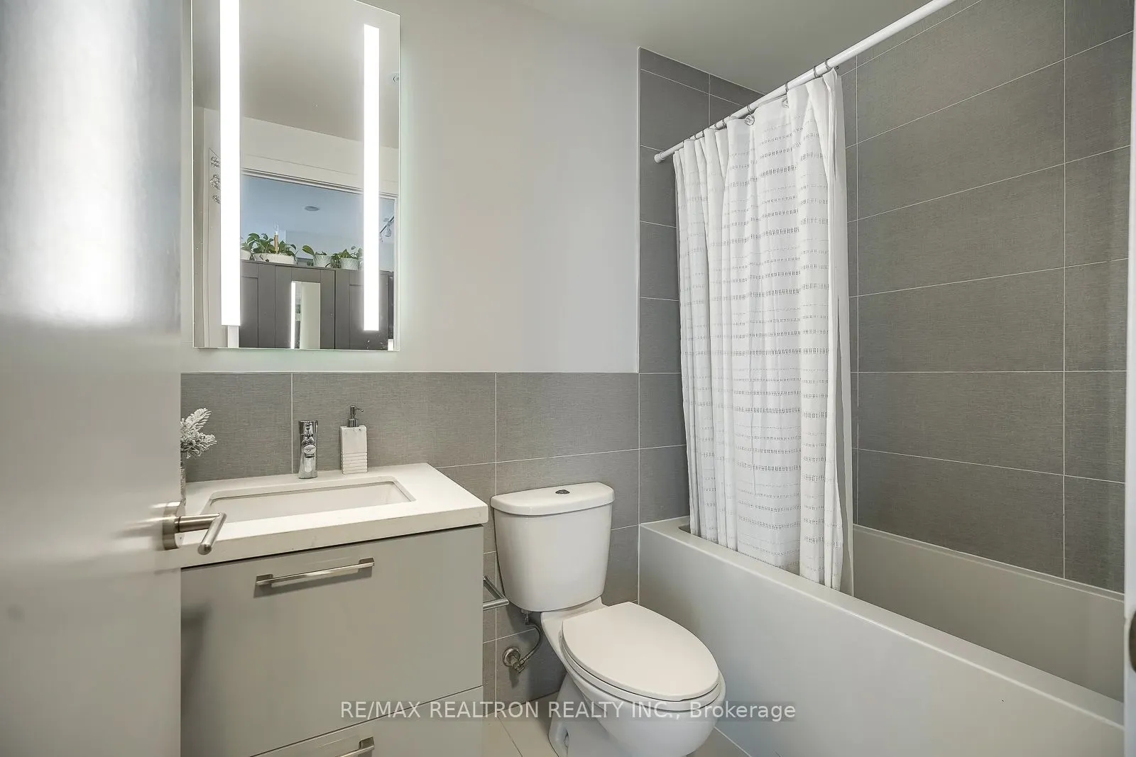 1 Grandview Avenue, #2707