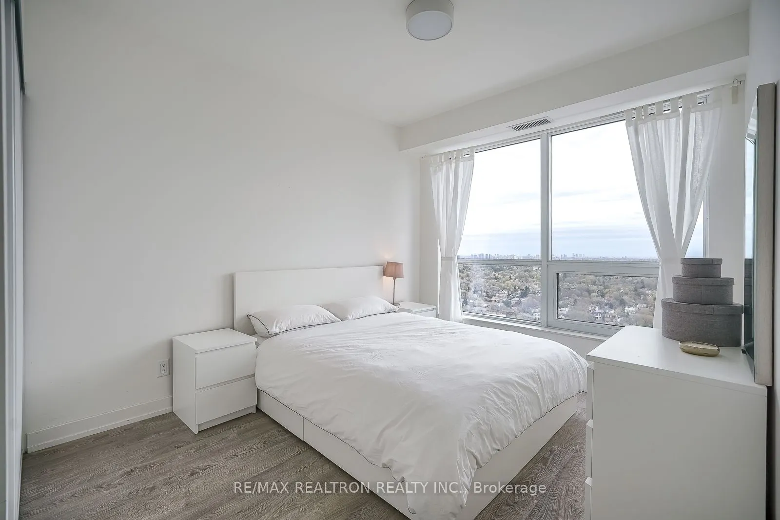 1 Grandview Avenue, #2707