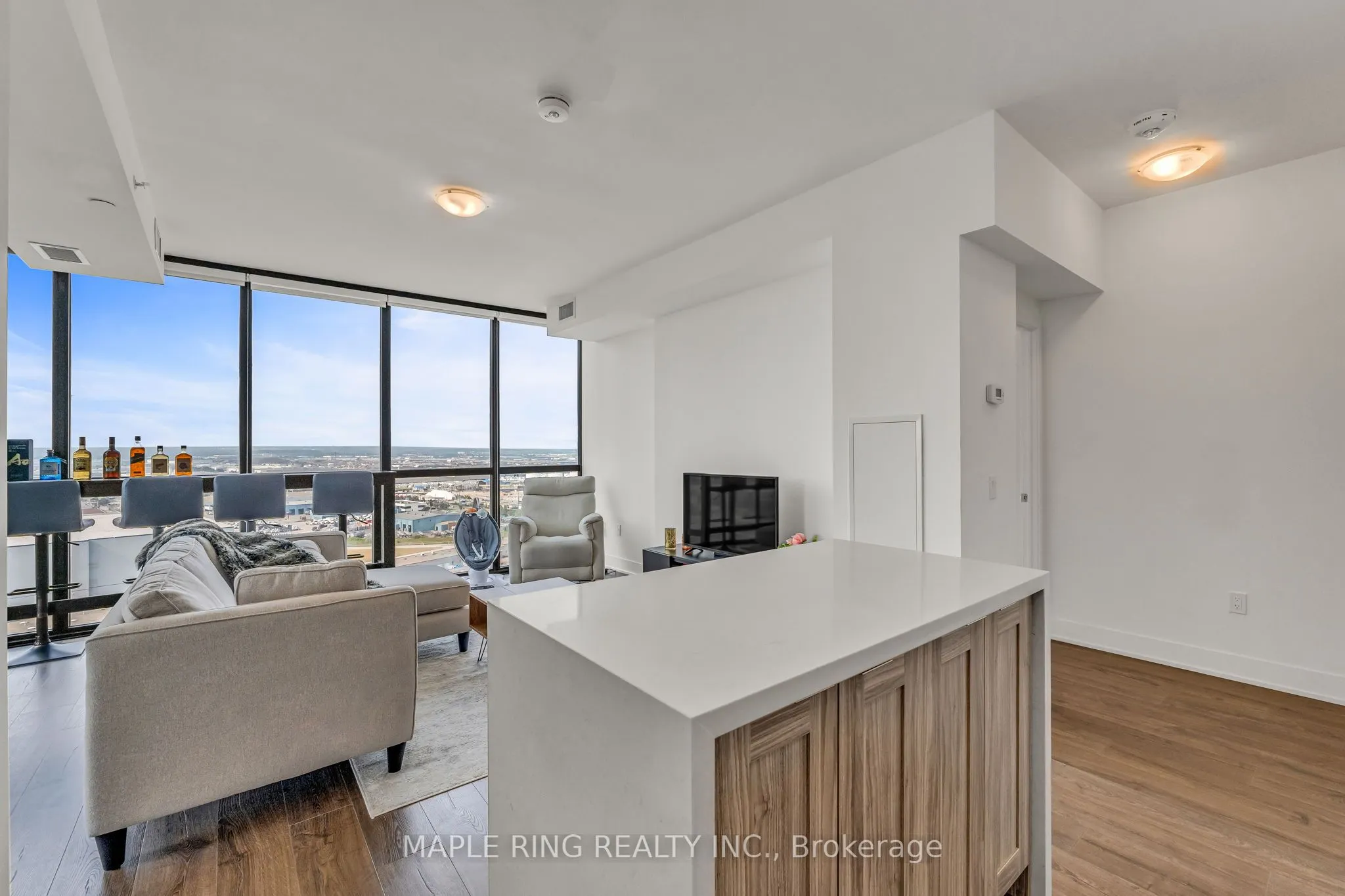 2916 Highway 7 Road, #1807