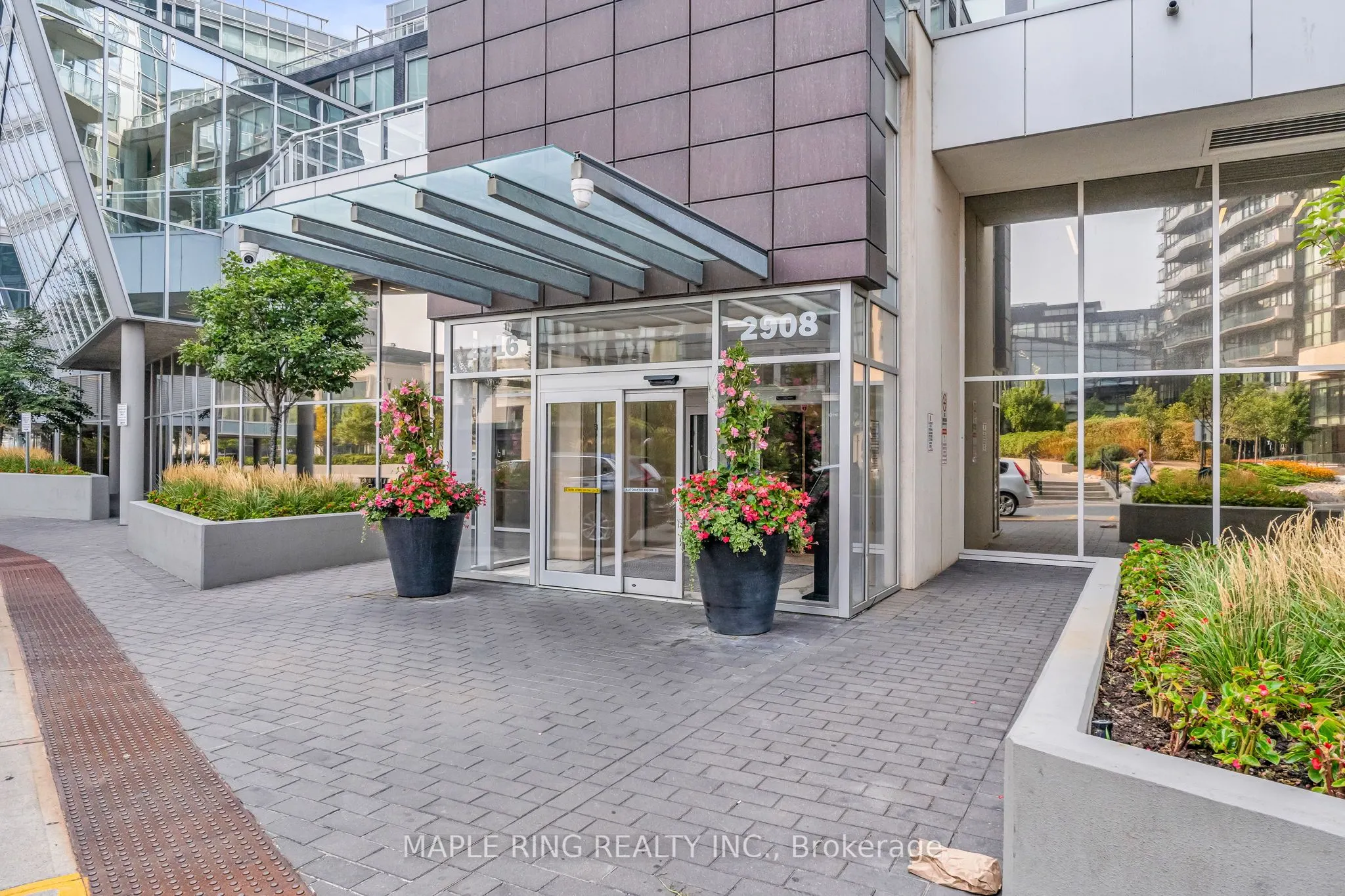 2916 Highway 7 Road, #1807