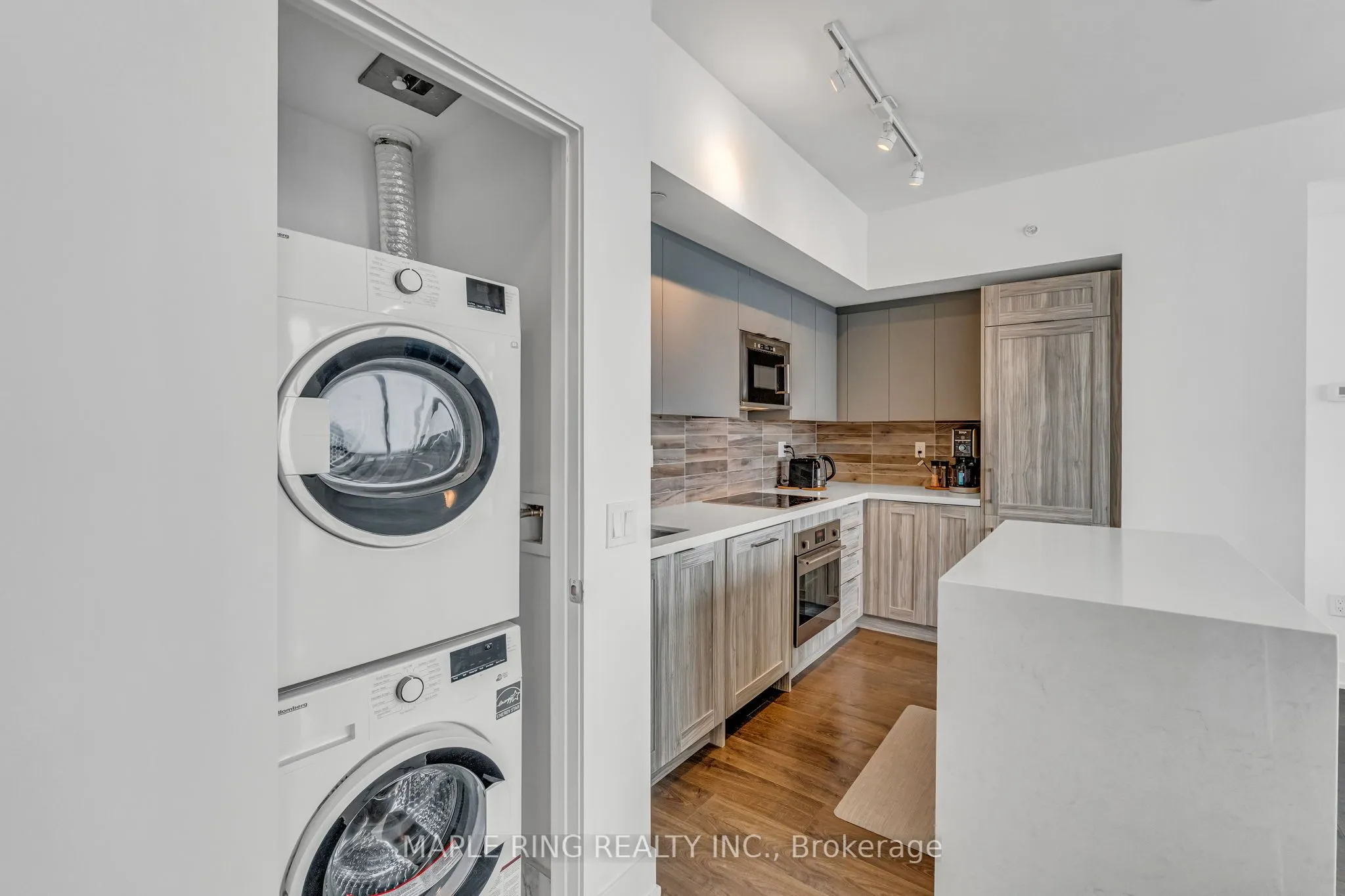 2916 Highway 7 Road, #1807