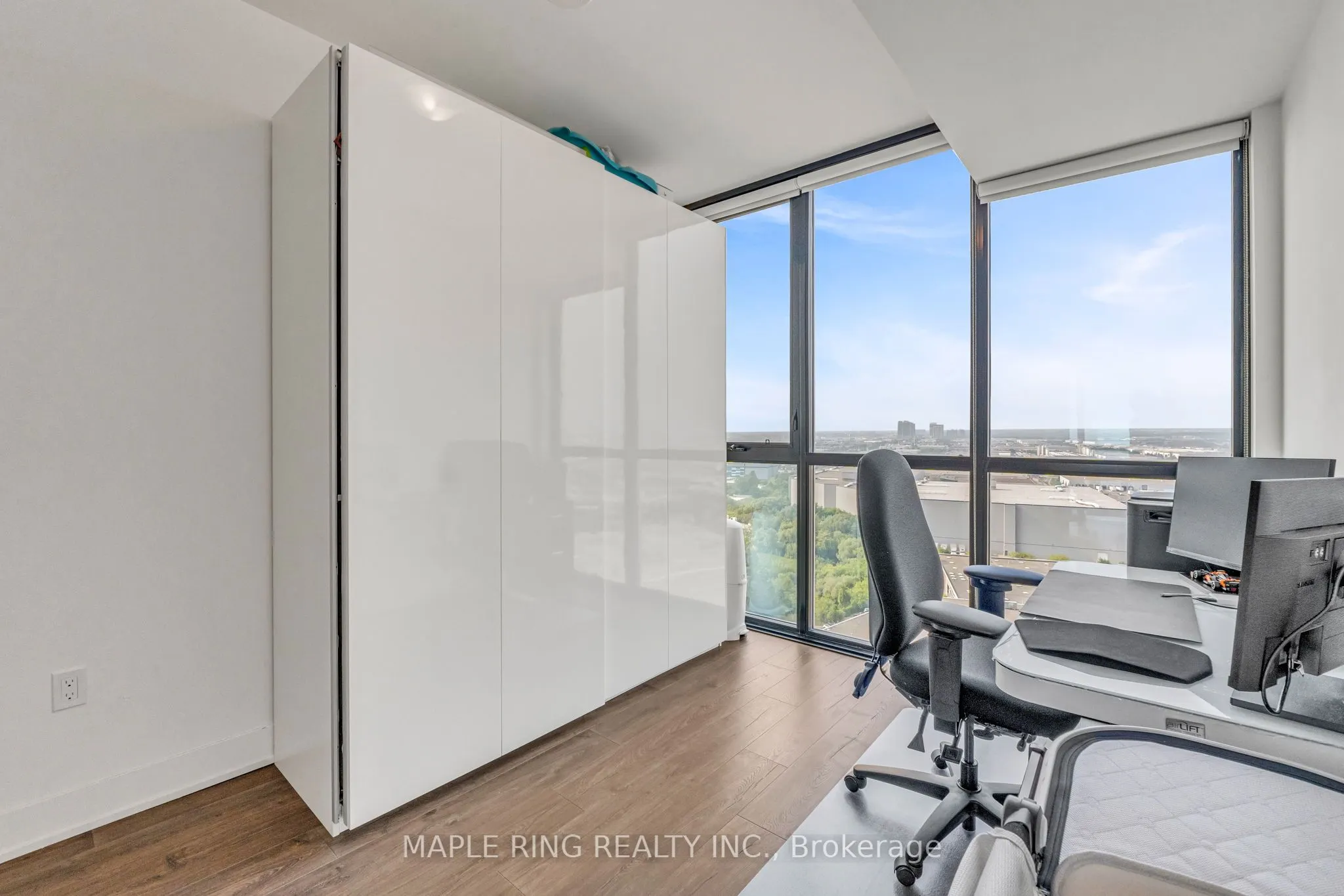 2916 Highway 7 Road, #1807
