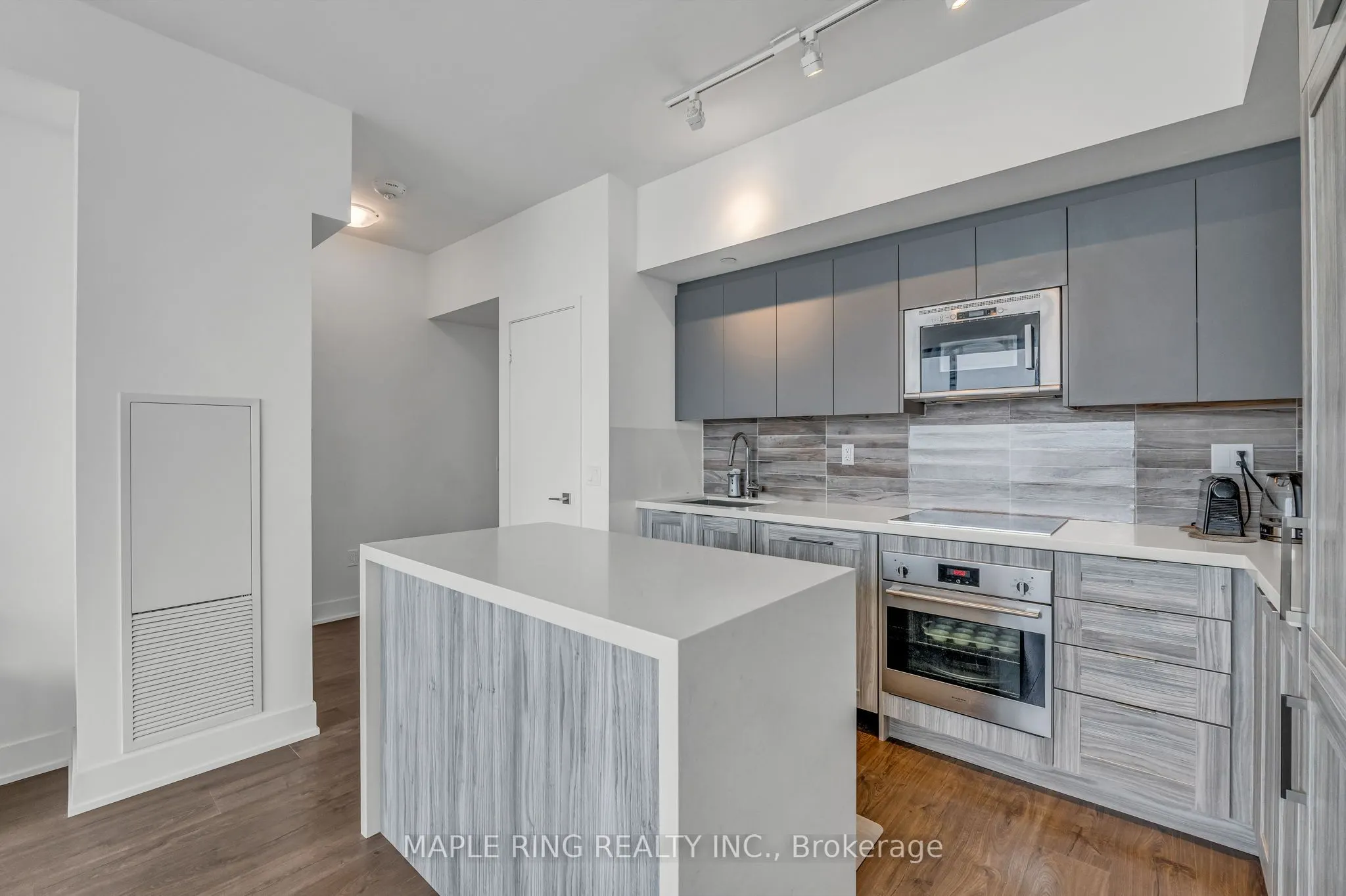 2916 Highway 7 Road, #1807