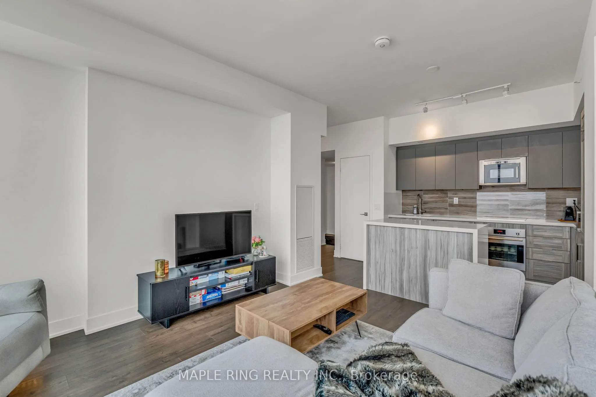 2916 Highway 7 Road, #1807